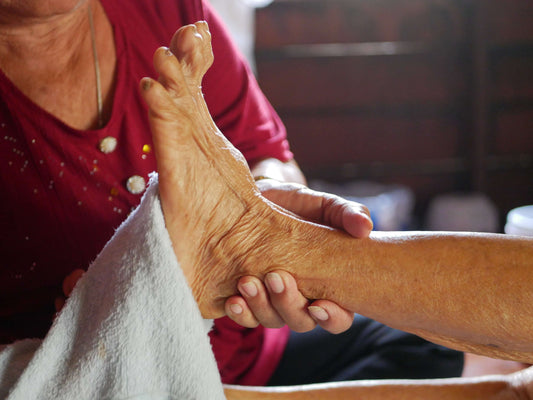 Bathing with Dignity: How Often Should Seniors Bathe?